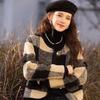 Jaqueta de Lã Xadrez Retro Nova de Inverno com Forro de Fleece Estilo Chanel para Mulheres, Casaco Curto Versátil da Moda 2390