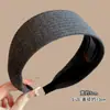 2026 Nuevo Estilo Diadema de Mujer Plisada de Ala Ancha Sensación de Alta Gama Cubre la Parte Superior del Cráneo Hace que la Cara se Vea Más Pequeña Cubre la Raya del Cabello Pinza para el Cabello Accesorio para el Cabello