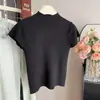 Design Elegante e Puro de Caimento Justo com Mangas Curtas Volantes e Gola Meia-Alta em Tricô, Novo para a Primavera, Estiloso e Emagrecedor, Top Casual Simples