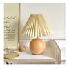Lámpara de mesa plisada vintage, estilo coreano retro ins femenino, lámpara decorativa creativa de madera maciza para mesita de noche de dormitorio, casa de huéspedes