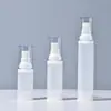 Botellas de Sub-embotellado de Stock Listo del Fabricante 20ml 30ml 50ml Botellas de Escritorio al Vacío Escarchadas Botellas de Loción de PP Botellas con Dispensador de Spray