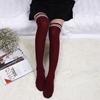 Invierno Calcetines Altos de Algodón con Raya Vertical Torcida de Dos Barras Estilo Coreano Delgado Hasta la Rodilla Estilo Académico Combinación Versátil para Mujer