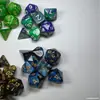 Patrón de mármol multicolor de dos colores tablero de juego de mazmorra juego de rol dnd acrílico poliédrico set de 7 piezas dados