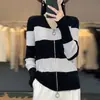 Cardigan de Lã Fina com Gola V Contrastante e Cordão, Fechamento Duplo com Zíper, Modelagem Slim, para Trabalho e Lazer, Primavera/Verão, Feminino