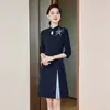 Vestido profesional estilo chino con cuello abotonado y manga media para mujer, adecuado para primavera y otoño, nueva vestimenta de trabajo estilo chino para recepción de hotel con bordado