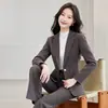 Blazer corto de lana grueso para otoño e invierno para mujer, traje de alta gama de manga larga con pantalones acampanados, atuendo profesional