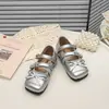 Zapatos Mary Jane plateados de punta cuadrada para aumentar la altura para niñas, nuevo modelo 2026, bailarinas con lazo, suela suave, lindos zapatos de cuero con estilo