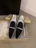 Zapatos Mary Jane planos de plata estilo francés para mujer, nuevo modelo de primavera 2024, adecuados para combinar con faldas, elegantes zapatos de noche