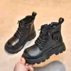 Botas estilo Martin infantis, pretas, para um desfile de moda, botas de menina, nova coleção primavera/outono 2026, sapatos de menino, botinhas de menino