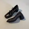 Sapatos Mary Jane Novos com Salto Bloco Silencioso de 6,5 cm de Altura, Tira Elástica, Bico Quadrado, Design Elegante com Cruzamento