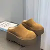 Chinelos Meia-Bota Femininos Estilo Coreano Bolo Cozido Solado Grosso Bico Fechado Lançamento Outono/Inverno 2026 Versátil com Pelúcia Adicional Aumentador de Altura