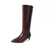 Botas de Caballero Completamente de Cuero para Mujer Botas Largas Rectas Otoño e Invierno Nuevas Color Sólido Punta Tacón de Gato Manga Botas Hasta la Rodilla Botas de Mujer