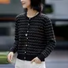 Cardigan Vintage de Crochê Fino para Mulheres, Novo Estilo Outono/Inverno 2026, Casaco Suéter Petite, Camisa Base Versátil