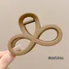 Para cabelos finos, presilhas de garra bicolores para mulheres, presilhas de cabelo elegantes e requintadas, presilhas tubarão para a parte de trás da cabeça, acessórios de cabelo
