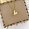 Collar de Acero de Titanio Brillante Planeta Chapado en Oro Real Cadena para Clavícula de Verano Nicho Moda Elegante Versátil Colgante Cadena para Clavícula