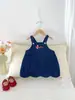 Conjunto de vestido de mezclilla con oso para niños INS, conjunto elegante de primavera/otoño para niñas con top de manga larga y vestido chaleco de mezclilla