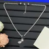 Collar de Letras de Lujo Transfronterizo Europeo y Americano, Estilo Nuevo, Lujo Ligero, Réplica con Logo y Diamantes para Mujer, Sensación de Alta Gama, Fotos Reales, Collar al por Mayor
