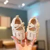 Sandalias Cerradas para Niñas 2026 Verano Nuevas Sandalias de Princesa con Lazo para Niños Zapatos de Playa para Bebé Tejidos Huecos