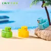 Paisagem miniatura transfronteiriça, grade de pixels que brilha no escuro, pequenas figuras de patinhos amarelos, acessórios decorativos fofos para DIY, mini enfeites