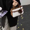 Bolso de Mano para Mujer 2026 Nuevo Modelo Nicho Súper Popular para Oficina Viaje al Trabajo Bolso de Hombro Cruzado Moderno Versátil Pequeño Cuadrado
