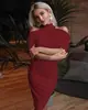 Vestido Feminino de Outono 2025 Estilo Europeu e Americano para Comércio Exterior, Vestido Midi Bodycon Justo com Gola Halter para Plataformas Independentes e Amazon