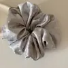 Goma para el pelo de terciopelo satinado con lunares para mujer, elegante y de alta gama, para peinados de moño