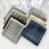 Los colores se pueden personalizar para pedidos pequeños, Bufandas de Seda Cortada para Exportación, Bufandas con Patrón de Laberinto Rayado, Chales de Viaje con Protección Solar y Pañuelos para la Cabeza