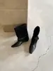 Botas de Cano Curto com Salto Bloco e Bico Quadrado Estilo Francês Color Block para Mulheres, Novas Botas Femininas Salto Baixo Coleção Outono/Inverno 2026 com Fivela de Cinto