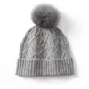 Cachemir 2026 Outono/Inverno Novo Chapéu Feminino de Tricô Trançado Quente com Flor de Galho e Pom-Pom para Proteção das Orelhas Chapéu de Tricô Casual
