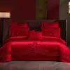 Juego de ropa de cama para boda nuevo estilo chino, rojo vibrante bordado, hecho de algodón puro, juego de cuatro piezas, perfecto como regalo de boda para recién casados