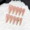 Uñas Postizas Xiaohongshu Rosa Nude Decoración de Diamantes Lujo Ligero Puntas de Uñas Largas Pegatinas para Uñas Dulces Frescas Chica Picante Hecho a Mano de Alta Gama