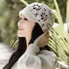 Gorro de Punto Tejido a Mano Estilo Retro con Flores Caladas para Mujer Otoño Borla de Perlas Gorro de Punto Delgado Estilo Étnico