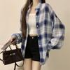 Foto Real Camisa Xadrez Americana Feminina 2025 Verão Nova Camisa Estilo Preguiçoso Casaco Top Protetor Solar Moderno
