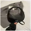 Bolsa Saco Meia-Lua de Design Nicho Estilo Coreano Feminina 2025 Verão Nova Moda Tendência Bolsa de Axila de Ombro Único Transversal