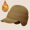 Chapéu de Lã Tricotado com Forro de Veludo Novo para Outono e Inverno, Proteção para as Orelhas, Moda Jovem, Chapéu Pulôver para Esportes ao Ar Livre
