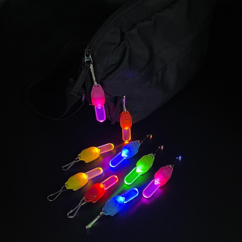 外贸新货源LED发光拉链灯户外骑行背包灯创意小礼品发光拉链扣灯.jpg