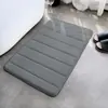 Alfombra de Piso de Vellón de Coral de Color Sólido Felpudo para Puerta de Casa Plano con Relieve Piedra Espuma con Memoria Alfombra Absorbente para Puerta Felpudo para Cocina Transfronterizo