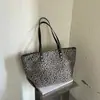 Bolso Tote Estampado Leopardo Retro para Mujer 2026 Nuevo Moderno Bolso de Hombro Gran Capacidad Casual Versátil Bolso para Viajes Diarios