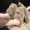 Aumento de Altura de 4cm ~ Pantufas peludas da moda de alta qualidade para mulheres, novo estilo outono e inverno 2026, pantufas de algodão estilosas de sola ultra-grossa para uso externo