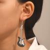 Aretes de guitarra de aleación con diamantes de gota de aceite, estilo punk lindo de nicho de moda europea y americana, temperamento combinable, aretes clásicos