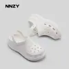Zuecos Súper Lindos con Tema de Gato Negro para Mujer con Suelas Gruesas, Diseño Integrado, Nuevas Sandalias Cerradas de Verano 2026 para Uso en Exteriores