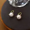 Brincos de Tarraxa Redondos Elegantes e Versáteis com Pérolas de Alto Brilho em 650 Cores com Ganchos Banhados a Ouro 14K, Brincos Grandes e Estilosos para o Dia a Dia para Mulheres