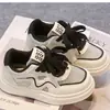 Zapatos Deportivos Infantiles, Tenis de Caña Baja, Malla Simple Nuevos Modelos Primavera y Verano 2026, Zapatos de Malla Simple para Niños y Niñas, Zapatos Blancos para Niños Medianos y Grandes