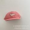 Hermoso gorro para bebé, de tela vaquera lavada y usada, acolchado, bordado y con visera suave.