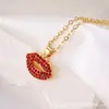 Collar Colgante Labio Rojo de Moda Cdd con Diseño de Diamante Completo, Cadena para Clavícula Sexy Personalizada, Estilo Lujoso y Sencillo, Directo de la Fábrica Fuente