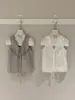 Camiseta sin mangas de verano estilo coreano informal con cordón y encaje en V para mujer W9242