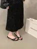 Sandalias de tiras rojas estilo francés con tacón de gatito para mujer Chuyuji, adecuadas para uso en exteriores, colección de verano 2026, elegante negro para combinar con faldas