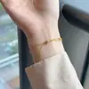 Estilo Xiaohongshu Exclusivo e Delicado Série Anos Dourados Pulseira de Folha em Espiral Barroca Pulseira de Luxo Pulseira de Estilo Antigo