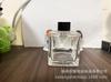 Venta al por mayor del fabricante Botella vacía cuadrada de vidrio transparente para aromaterapia Dormitorio Baño Flores secas Botella de aromaterapia de ratán sin fuego Botella vacía