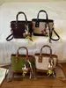 Bolso Cubo de Mano de Nicho Estilo Coreano para Mujer Nuevo Otoño/Invierno 2026 Bolso de Hombro Único Bordado con Hilo Acolchado de Diamantes Bolso Cruzado para el Trabajo y los Viajes